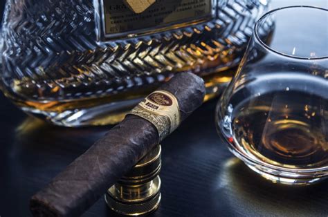 Practical T Ideas For Your Cigar Lover Friend