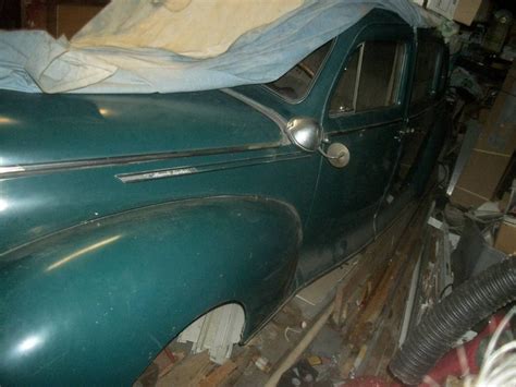 Hidden For 30 Years 1940 Lincoln Zephyr V12 Barn Finds