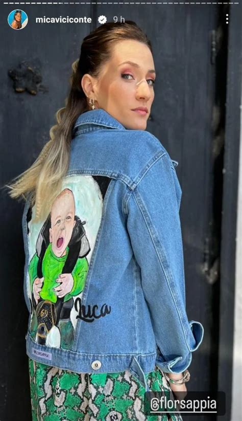 Mica Viciconte Marc Tendencia Con Una Campera Con El Rostro De Su Hijo