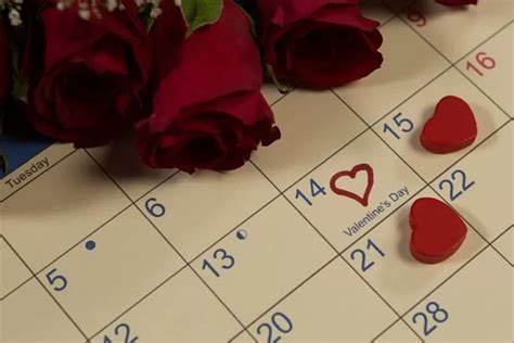 Bukan Bunga Dan Coklat Simak Rekomendasi Kado Valentine Yang Bakal