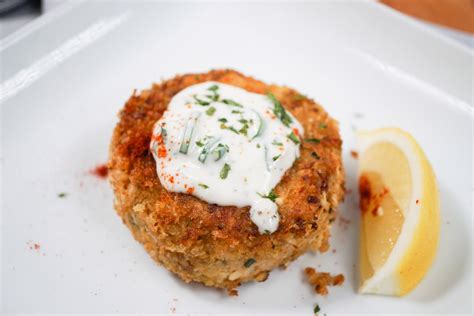 Jackfruit Crab Cakes With Lemon Garlic Caper Aioli Cleo Tv