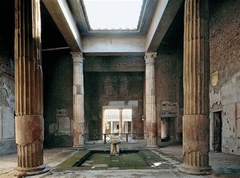 Lifestyles of the Roman Rich and Famous: Houses and Villas at Pompeii