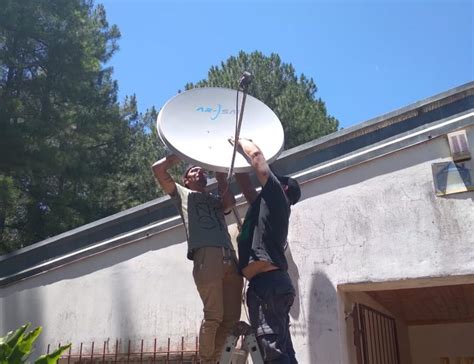 El Equipo Municipal Instal Antenas De Directv En Escuelas Rurales Del