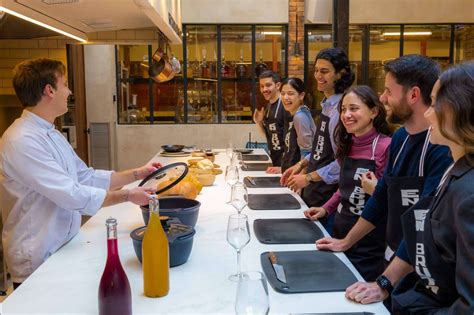 El Grupo Lamucca Inaugura Los Cursos De Cocina De En Bruto Su Nuevo