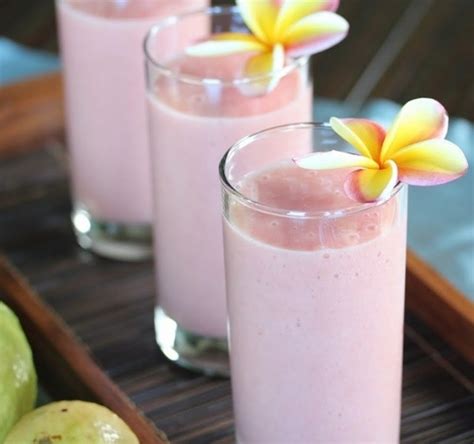 Haz una refrescante y deliciosa agua de plátano con guayaba Todo para