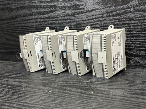 Allen Bradley 1762 IQ16 1Q16 Ser A MicroLogix 1200 Input Sink Source