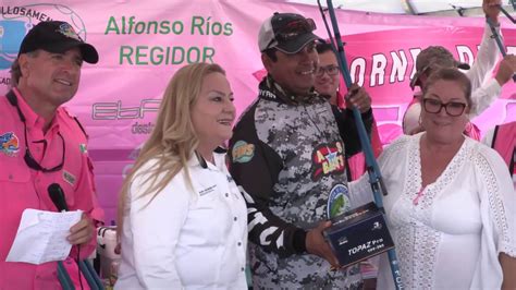 Acude Alma Laura Ampar N A Ceremonia De Premiaci N De Torneo De Pesca