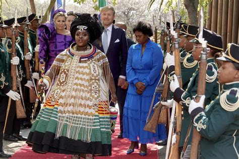 In Foto S Koning Willem Alexander En Koningin M Xima In Zuid Afrika