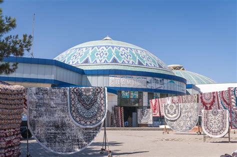 Tappeti Al Bazar Chorsu Di Tashkent O Al Bazar Eski Juva Uno Dei