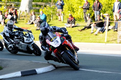 Fatal Crash Occurs During Isle Of Man Tt Practice Canada Moto Guide