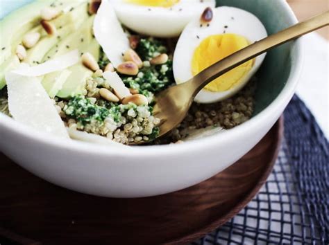 Quinoa bowl pesto avocat un plat végétarien complet By Opaline