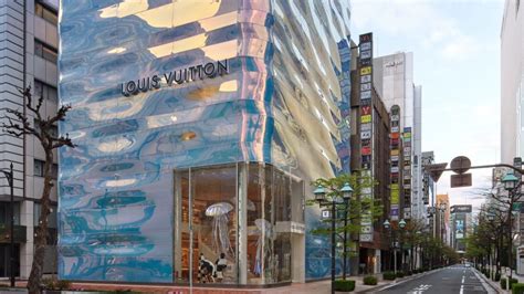 Jun Aoki Wraps Louis Vuitton Ginza Namiki Store In Pearlescent Facade