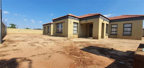 6 Bedroom House For Sale In Lebowakgomo RE MAX Of Southern Africa