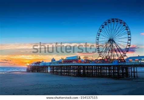 Blackpool Central Pier Ferris Wheel Lancashire Stock Photo (Edit Now) 154137515