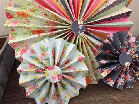 Paper Rosettes – Argyle Cottage