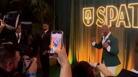 Vídeo Terry Crews gera alvoroço ao aparecer em última luta de Anderson