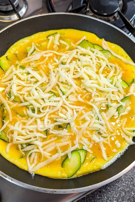 4 Ingredient Zucchini Frittata Go Cook Yummy