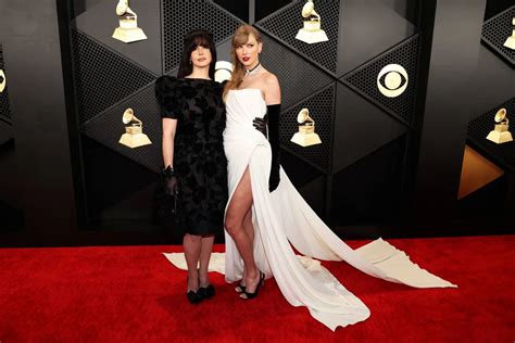 Taylor Swift Llegó Junto A Lana Del Rey A Los Grammy Y Revolucionaron La Alfombra Roja Infobae