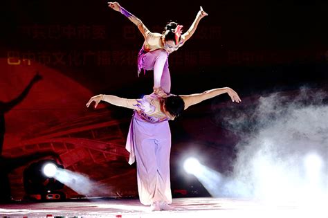 Pure Talent Celebrities Chinese Acrobats - Celebrity Booking Agent