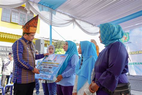 Galeri Foto Resmikan Rumah Kemasan Bobby Nasution Semoga Umkm Naik