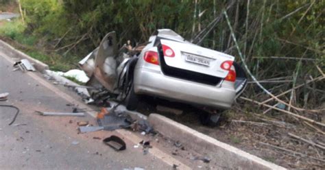 G Policial Militar Morre Ap S Batida Entre Carro E Caminh O Em Mg