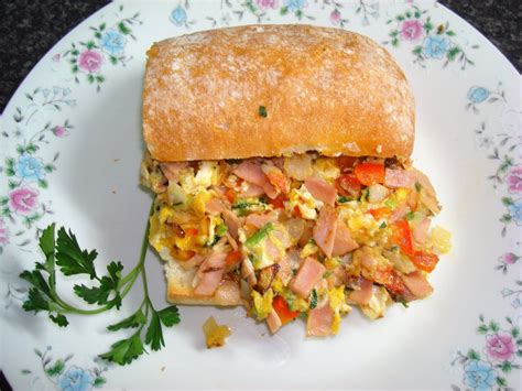 La Cocina Del Pollo Sandwich De Huevo Revuelto Con Jam N Piment N Y