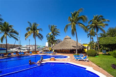 Flamingo Vallarta Hotel & Marina (Puerto Vallarta, Mexico) | Expedia
