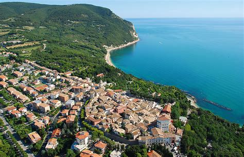 Sirolo Perla Della Riviera Del Conero Marche Travelling