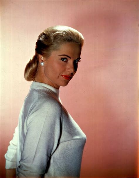 45 Glamorous Photos Of Martha Hyer In The 1950s And 60s Vintage Everyday