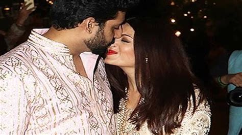 Aishwarya Rai Bachchan Abhishek Kiss In Front Of Camera Youtube