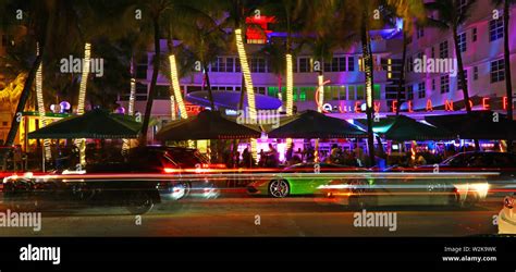 Night life in Ocean Drive, Miami Beach Stock Photo - Alamy