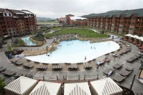 Jacuzzi Suites in Sevierville Tn - Water Park Hotel Pigeon Forge