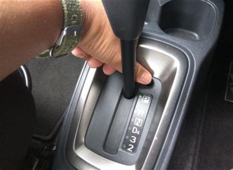 Butang Shift Lock Pada Gear Kereta Auto Apa Gunanya Bagaimana