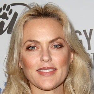 Elaine Hendrix - Age, Family, Bio | Famous Birthdays