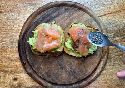 Avocado Toast Al Salmone Ricetta Fit Cookaround