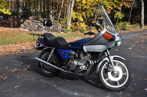 Blue 1980 Gs850 G Motorcycle With Full Fairing Windshield And Luggage Rack