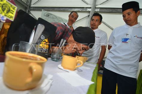 PELATIHAN PENGOLAHAN PRODUKSI KOPI PETANI ANTARA Foto