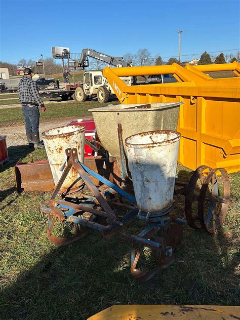 Sold Ford 309 Planting Planters Tractor Zoom