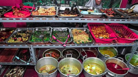 Makan Di Sini Bikin Bingung Sudah Bisa Makan Menu Masakan