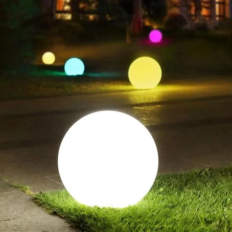 Ilumina Tu Jardín con Elegancia Descubre las Lámparas Solares para un