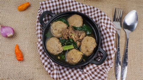 Premium Photo | Indonesian favourite food named bakso sapi kuah served ...