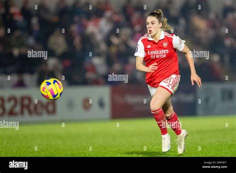 Hot Sexy Giovanna Queiroz Bikini Pics