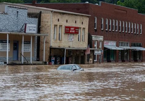 Las catastróficas inundaciones en Kentucky dejan 26 muertos y decenas