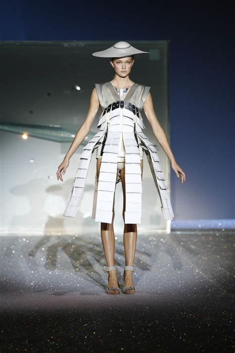 Hussein Chalayan Ss07 Dress Caususbe