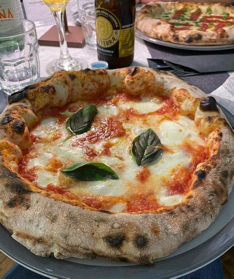 Authentic Neapolitan Pizza Recipe Make The Perfect Neapolitan Pizza