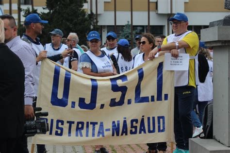 Mesajul Unui Profesor Din Bistri A C Tre Elevi Oare De Ce Suntem