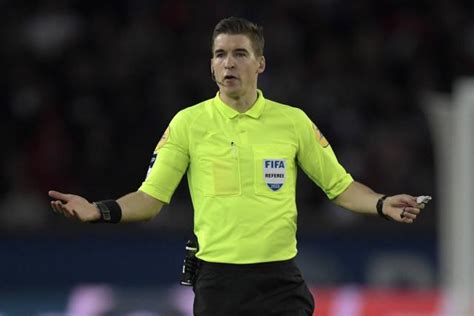 Foot François Letexier arbitrera PSG OL