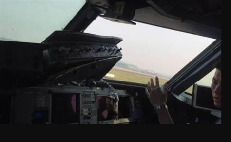 Miracle Of Sichuan Airlines Flight Pilot Sucked Out Of The Cockpit