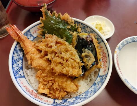 【平塚市】どんぶりからはみ出す穴子天に歓声！人気行列店「天丼ころも」の海老穴子天丼は見た目のインパクト大！ 号外net 平塚市・大磯町