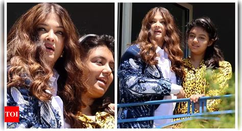 New Photos Of Aishwarya Rai Posing With Daughter Aaradhya Bachchan From